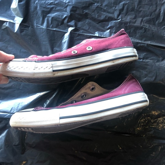 3 for $25 Youth size 1 Maroon converse - Picture 2 of 5